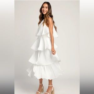 Lulu’s “Tier and Far White Tier Pleated Halter Midi” NWT